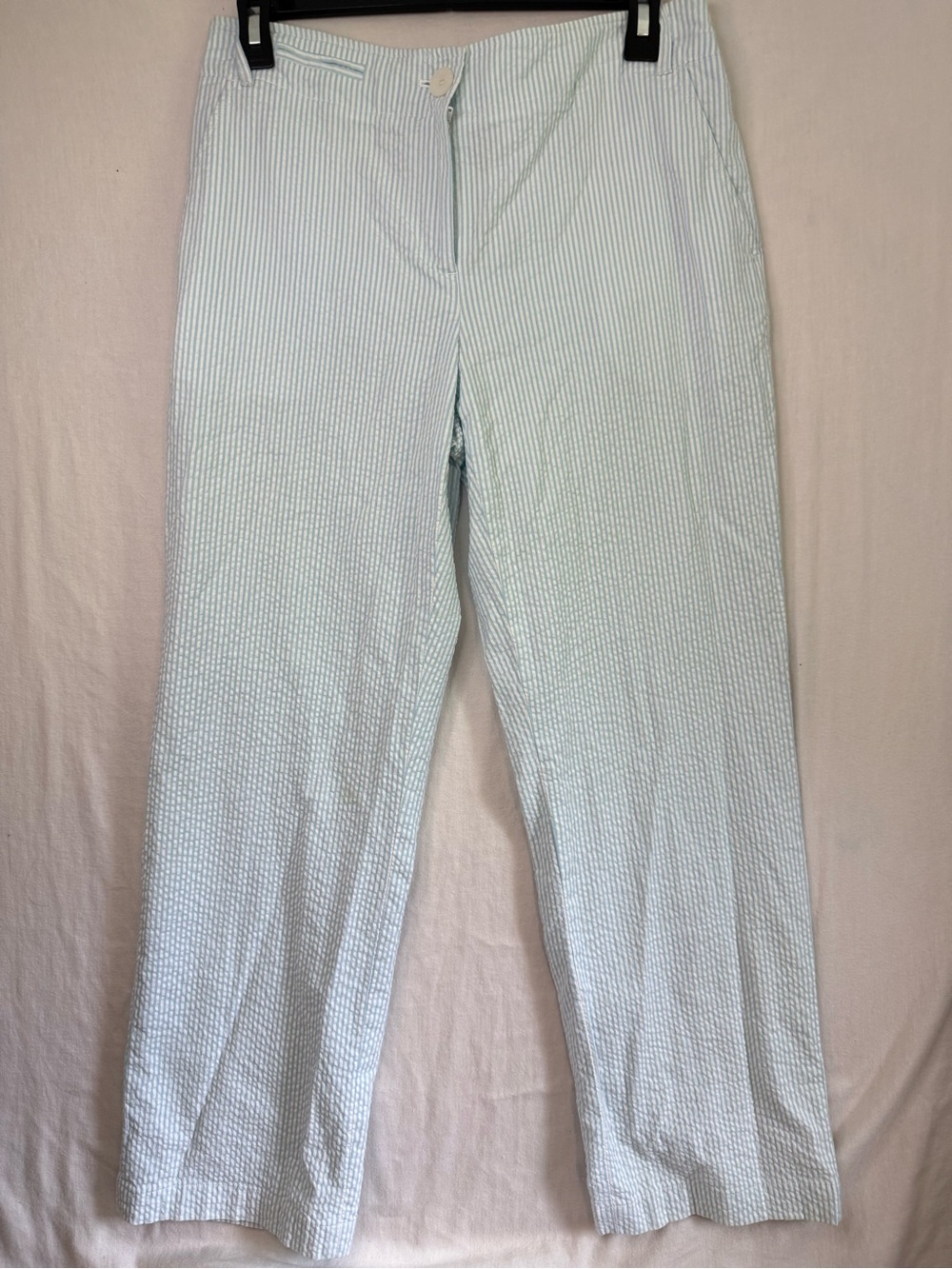 Women’s Madison Studio Blue and White Seer Sucker cotton cropped Pants Size 4